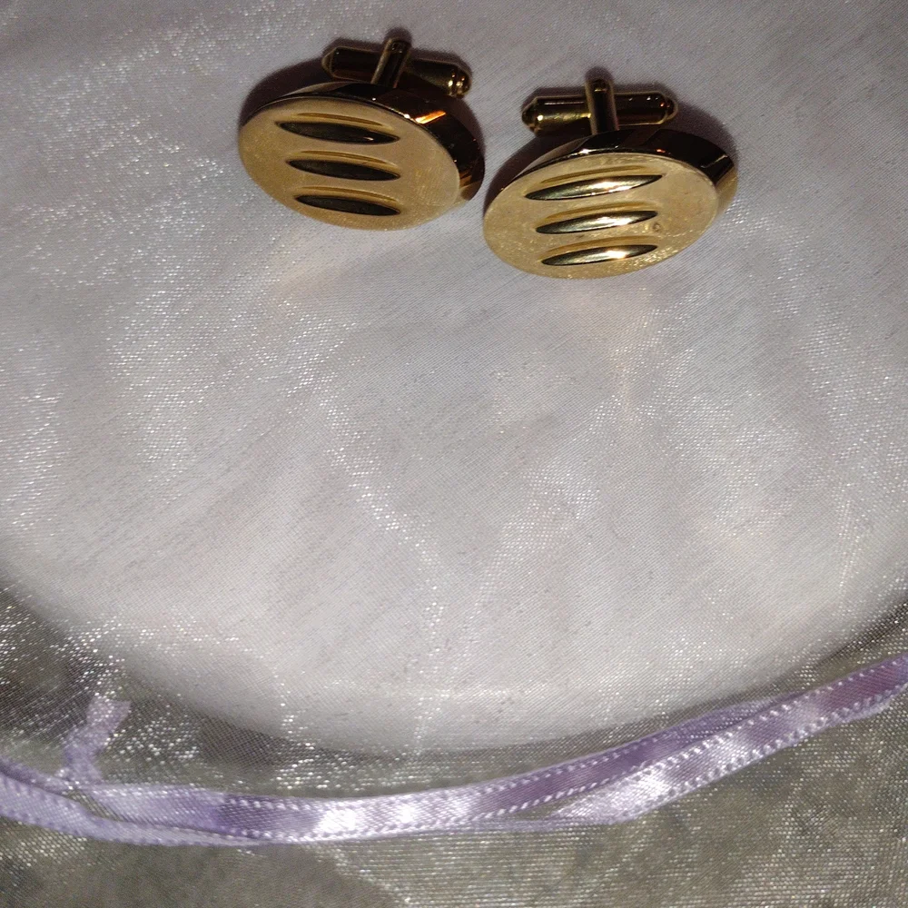 VINTAGE Gold Oval Cuff Links
